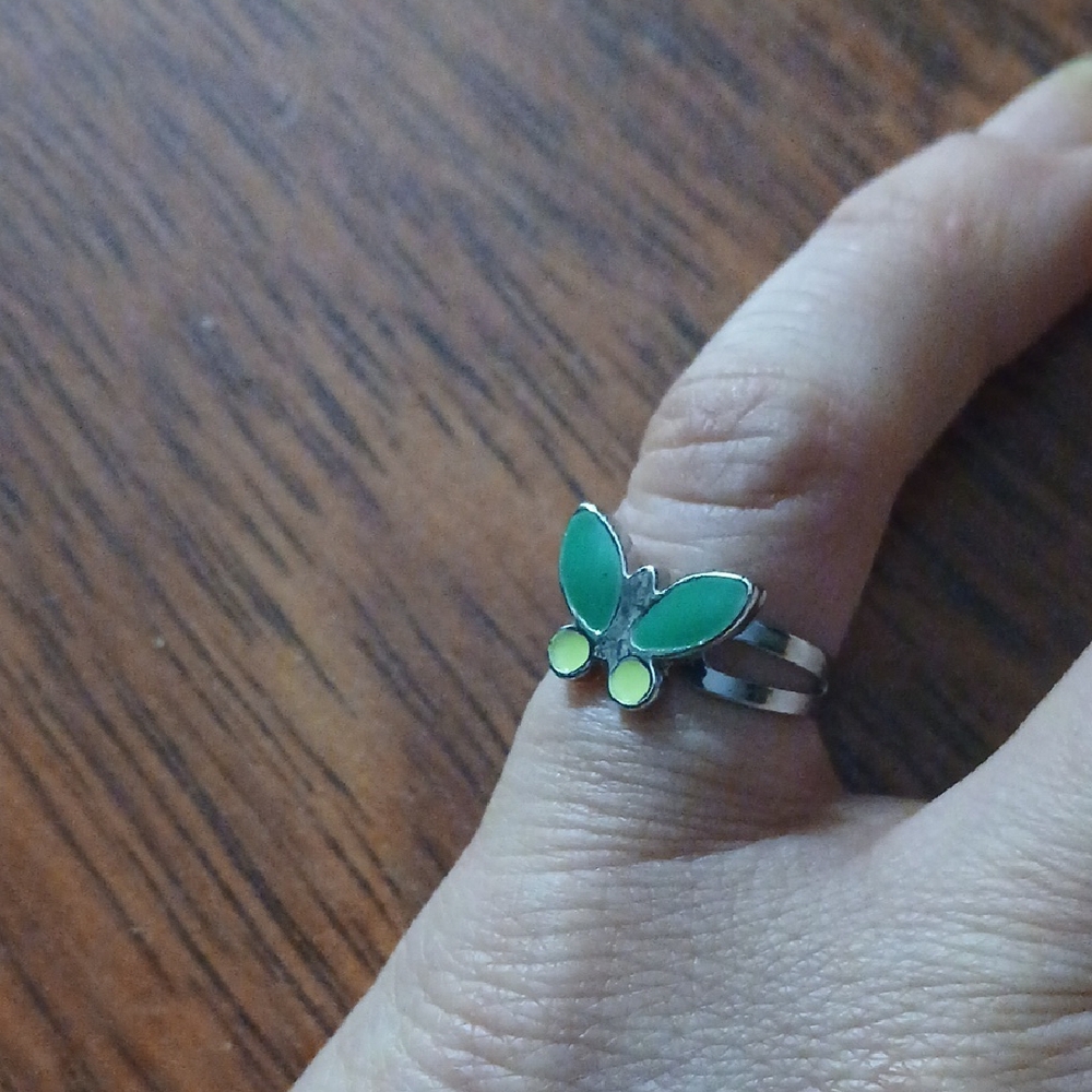 Toe Ring‎